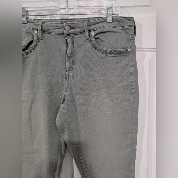 Mossimo Supply Co. Denim Sage Green High Rise Skinny Jeans in Size 16R - Picture 3 of 10
